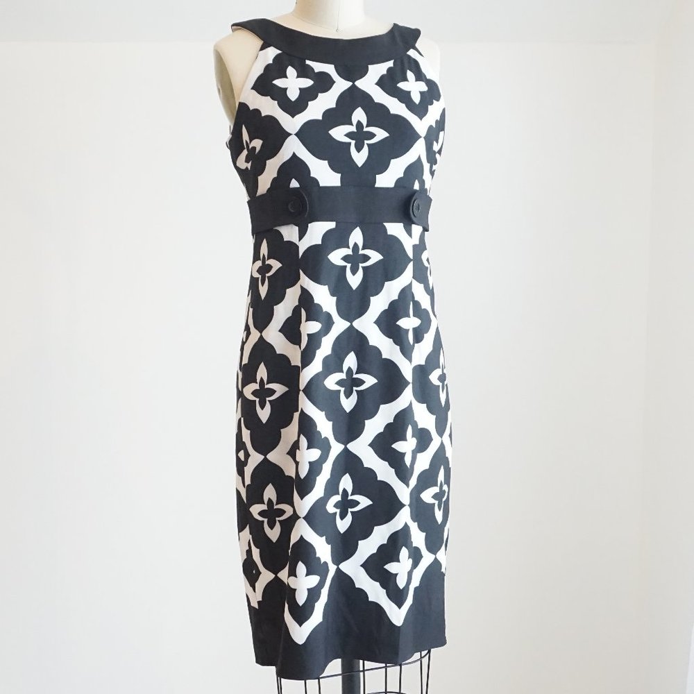 NWT Black/White Fitted Midi Dress Size 4